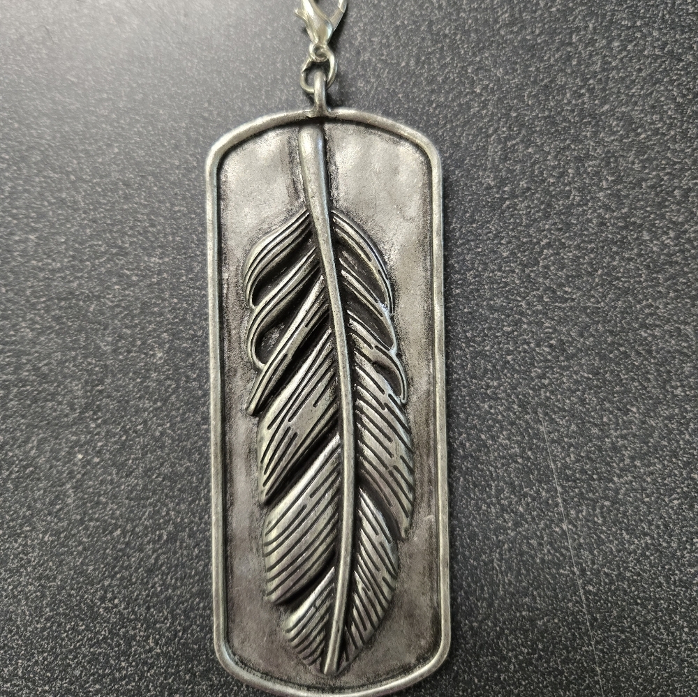 Silver Feather Pendant Necklace